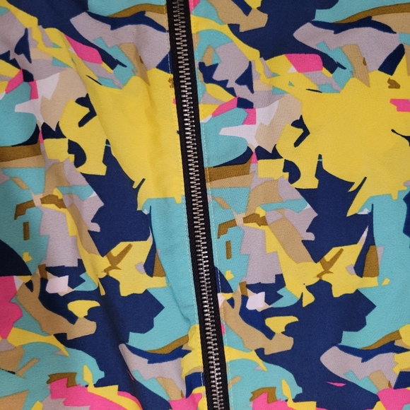 ASOS Noisy May oversized smock dress in multi abstract print - Picture 5 of 7